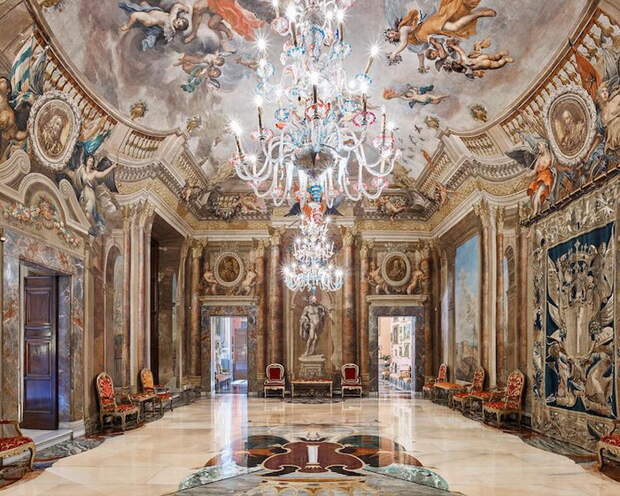 Апартаменты принцессы Изабеллы в палаццо Колонна, Рим, Италия, 2016. Фотоцикл от Давида Бардни (David Burdeny)