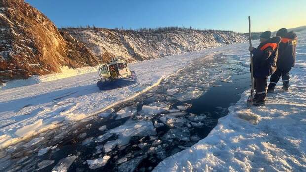 Трагедия на Байкале: в Иркутской области утонул автомобиль с туристами из Китая