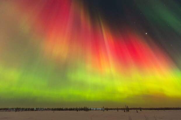 Рекорды мощной магнитной бури! Последствия: связь, навигация, сияния в тропиках и космическая аномалия»