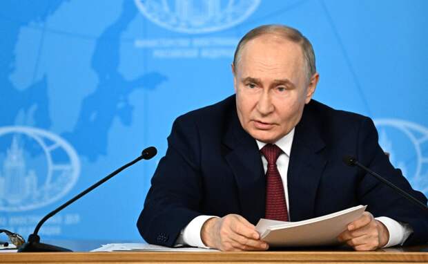 Президент России Владимир Путин в ближайшие дни посетит КНДР и Вьетнам