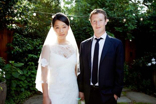 Присцилла и Цукерберг в день свадьбы. Фото из личного архива на Фейсбуке Присцилла Чан, Филантроп, благотворительность, интересно, марк цукерберг, помощь, супруги, цукерберг