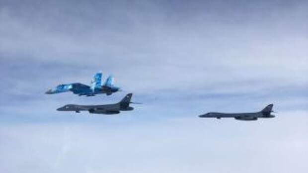 Военные самолеты США пролетели над Украиной