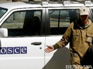 Террористы прячут от ОБСЕ российские танки в Новоазовске Террористы прячут от ОБСЕ российские танки в Новоазовске