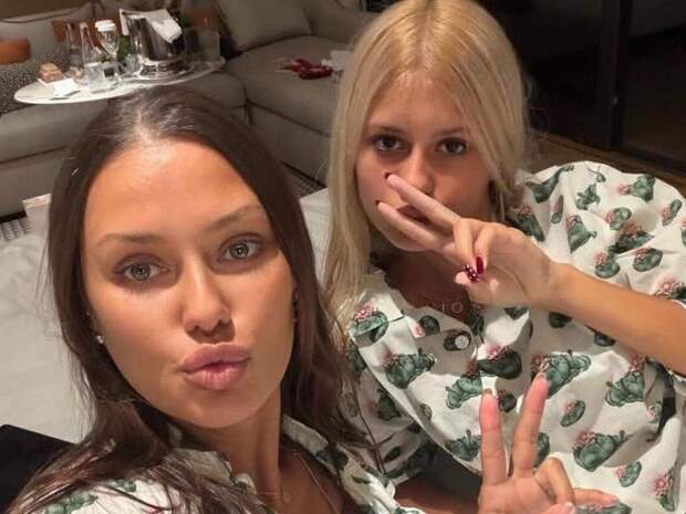 Виктория Боня наказала дочь полетом в эконом-классе