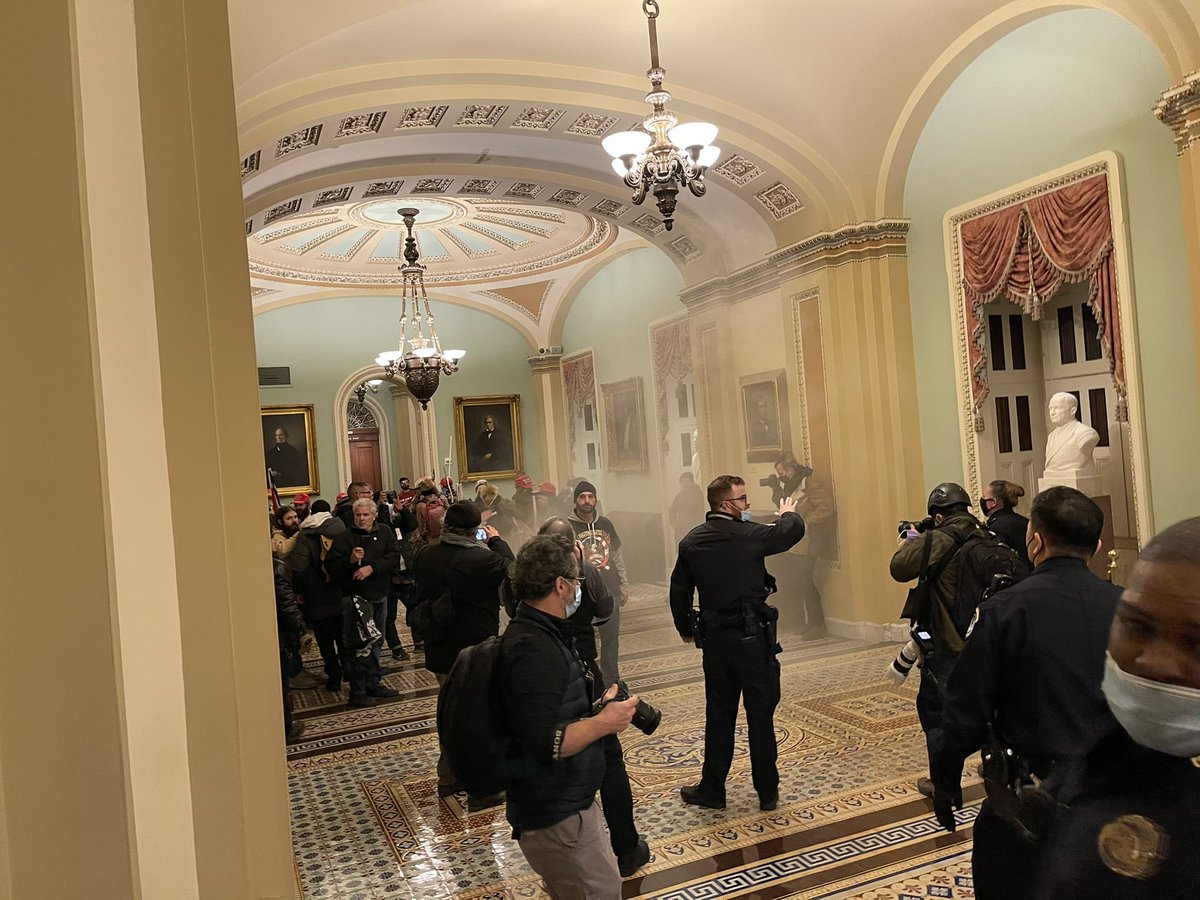 Войска Трампа взяли Капитолий