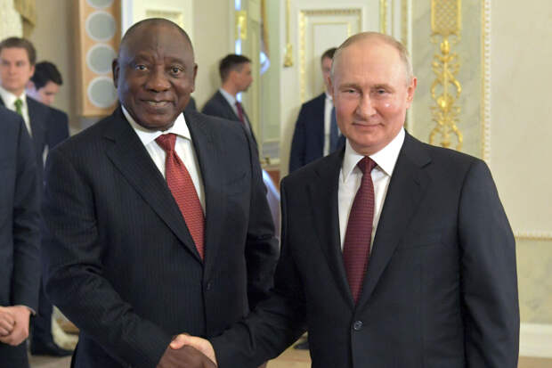 Кремль: Путин по телефону поздравил Рамафосу с переизбранием президентом ЮАР