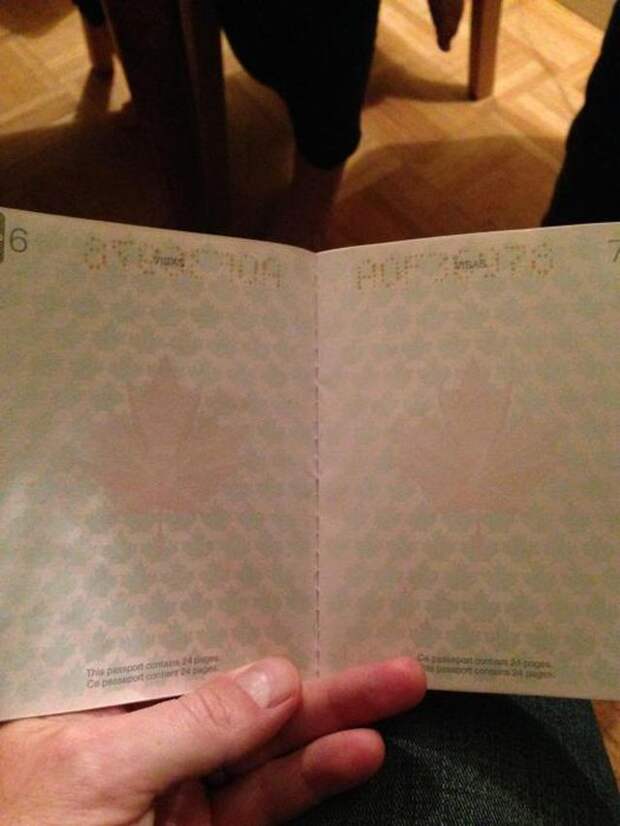 CanadianPassport01 Новый паспорт гражданина Канады в свете ультрафиолета