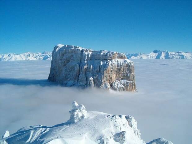 Одинокая вершина Mont Aiguille горы, франция, природа,