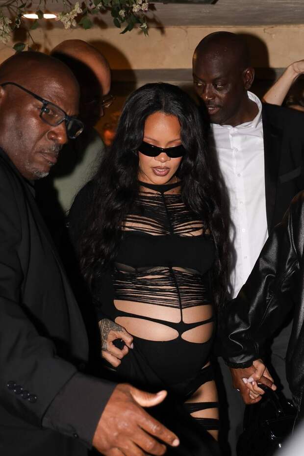 Рианна показала, как выглядит сексуальный апокалипсис Рианна показала, как выглядит сексуальный апокалипсис