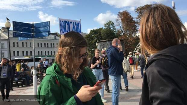Организаторы митинг-концерта не имеют права говорить от лица москвичей, считает Макаренко
