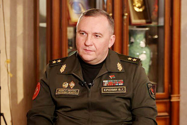 Украина сосредоточила значительную ударную группировку на границе с Белоруссией, — министр обороны Хренин
