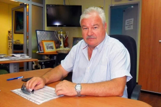 Тренер Плющев: «В футболе у России больше сочувствующих, чем в хоккее»