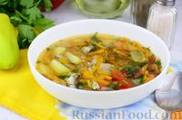 Фото к рецепту: Суп с килькой в томате, рисом, помидорами и сладким перцем