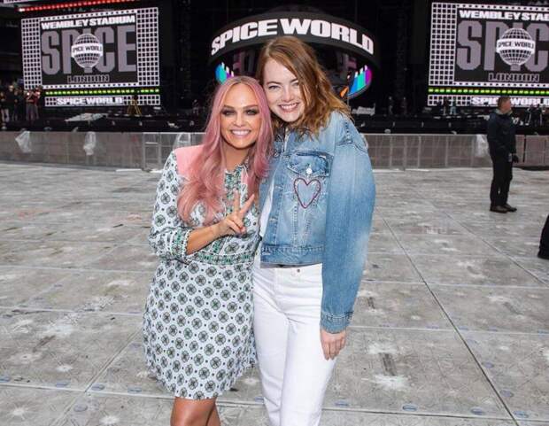 Эмма Стоун встретилась со своим кумиром из Spice Girls, из-за которой сменила имя и часто красила волосы