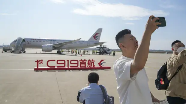 Китайский вызов “ Boeing“Airbus“: взлетел новый пассажирский самолет /видео, фото/