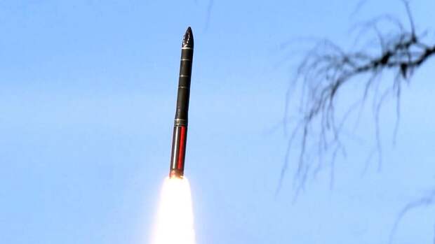 Завидуют и трясутся от страха. Русский "Орешник" ввел Запад в ступор