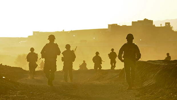 Американские военнослужащие возвращаются на базу после патрулирования территории возле города Калат, Афганистан