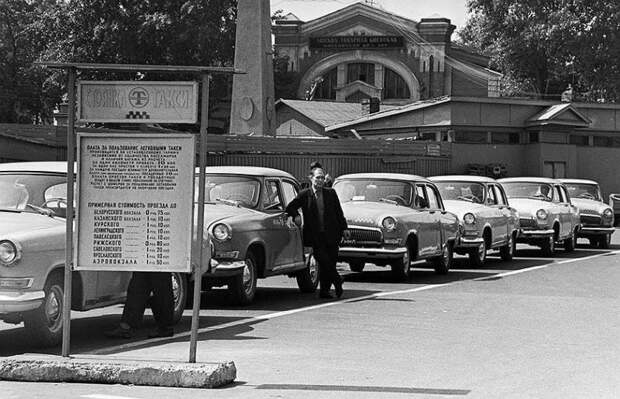 Таксисты тоже запчастями приторговывали. СССР, авто, автозапчасти, автомобили, дефицит, жигули, москвич, ремонт авто