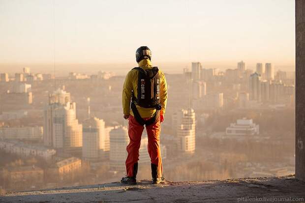 basejump13 Прыжок с башни Исеть: Высота 140 метров