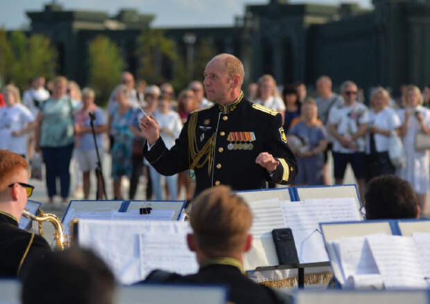 Оркестр ВМФ выступил на закрытии фестиваля «Военные оркестры в парках»