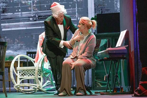 Бывшие: Михаил Ефремов и Анна Михалкова на репетиции нового спектакля Никиты Михалкова