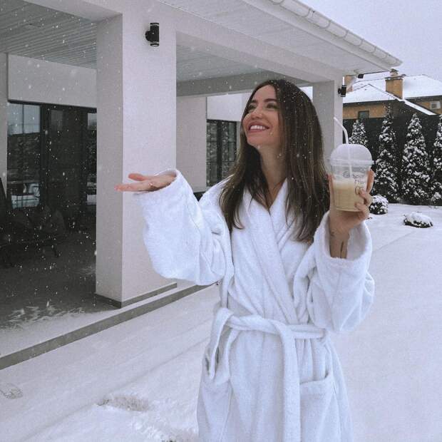Надя Дорофеева и снег