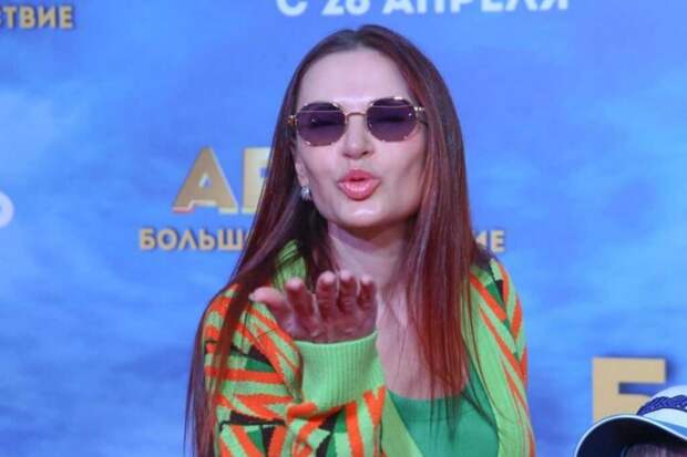 Бледанс посоветовала коллегам подлечиться в психбольнице под конец года