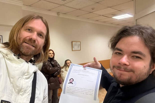 Музыкант Лева Би‑2 поблагодарил власти Молдавии за выдачу паспорта его сыну