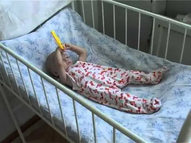 Брошенные дети в доме малютки. Грудные дети в детском доме. Брошенные дети в детском доме. Новорожденные в детских домах. Брошенные дети в больнице.