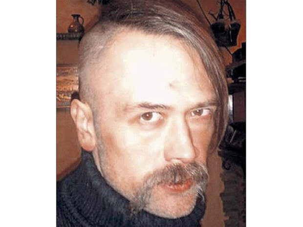 На родине Толик отрастил хохляцкий чуб. Выглядит актёр неопрятно и редко бывает трезв. Фото с сайта yaplakal.com