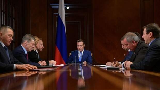 Черный список Орешкина: Медведев потребовал поименно назвать виновных в срыве федеральной программы
