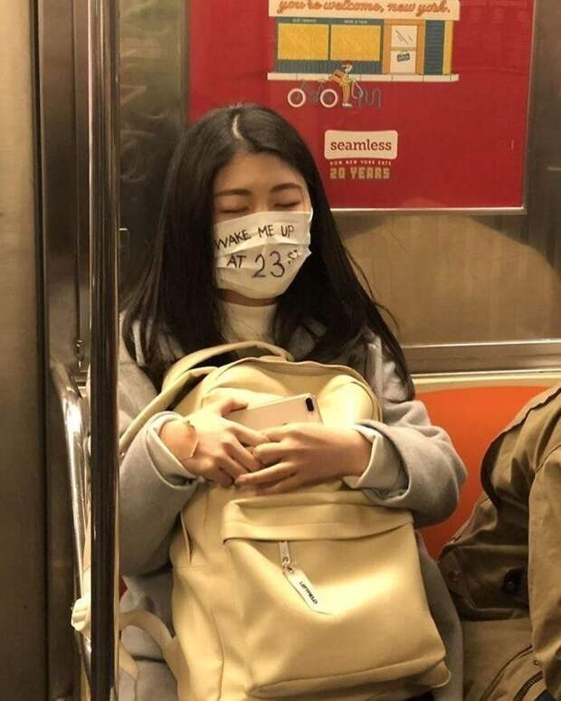 Какие масочки встречаются на пассажирах метро