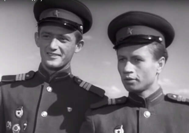 Василий Фущич и Леонид Быков в фильме «Максим Перепелица»