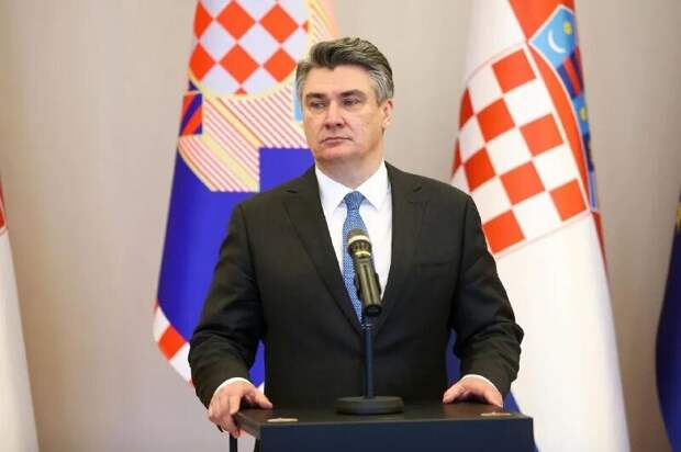 Президент Хорватии назвал фашистским приветствие «Слава Украине»