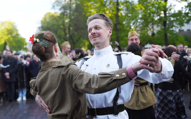 Майские праздники в 2026 году: выходные и рабочие дни, производственный календарь