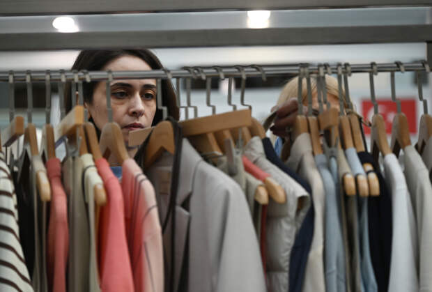 Россияне изменили отношение к покупке одежды и обуви