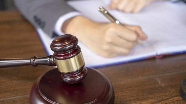 Суд обратил в доход государства активы экс-депутатов Кубани Фурсы и Сидюкова