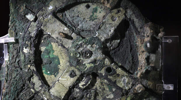 Антикитерский артефакт: самый загадочный механизм древности