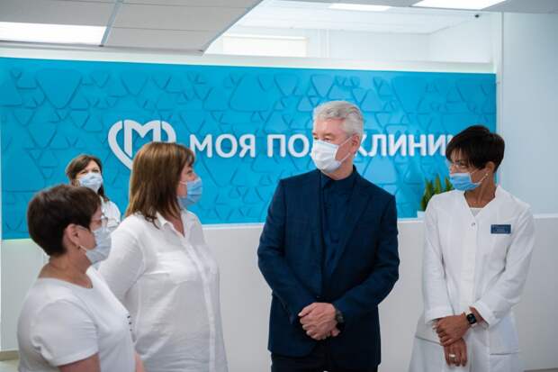 Сергей Собянин во время вакцинации медицинских работников Москвы от COVID-19 / Фото: mos.ru
