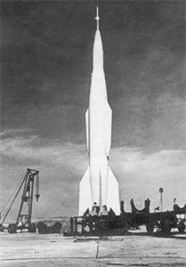 Подготовка ракеты Р-1В к старту