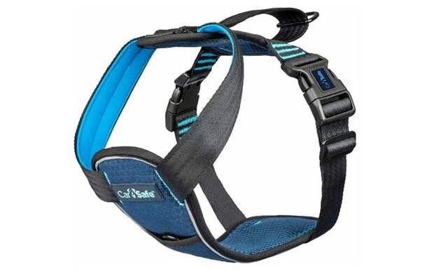 Если нет желания ставить в машину громоздкую сумку, можно обезопасить питомца при помощи автомобильной шлейки. Фото Яндекс Маркет