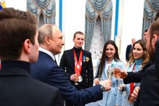 Путин вручил госнаграды победителям XXIV Олимпийских зимних игр в Пекине
