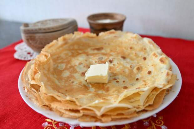 Эксперт Савкина рассказала, в чем разница между покупными и домашними блинами