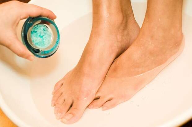 Выпарить простуду. Ванна для ног может заменить дорогие лекарства
