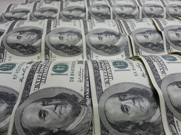 Мосбиржа 13 июня прекратит торги долларом и евро