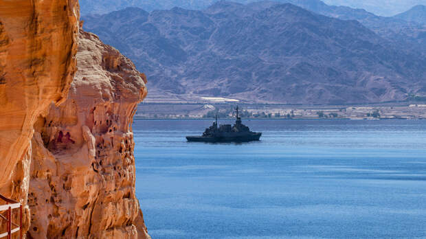 Балкер из КНР разогнался до 21,5 узла, покидая зону обстрела в Ормузском проливе