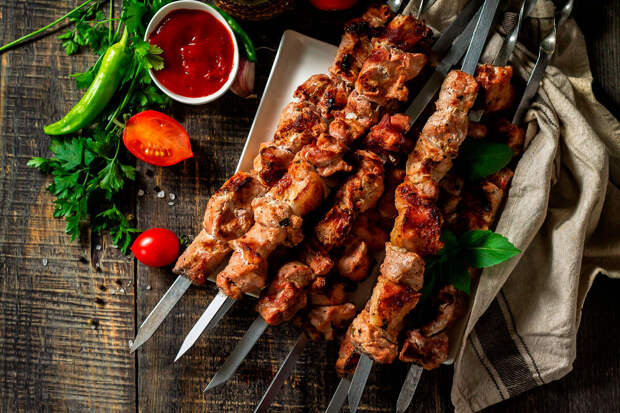 У четверти опрошенных россиян нет компании друзей, чтобы поехать на шашлыки