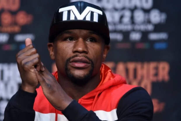 Экс-чемпион мира Мейвезер вернется в профессиональный бокс