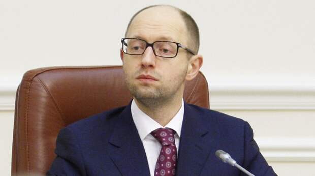 Яценюк: международные кредиты Украина берет для оплаты… международных кредитов