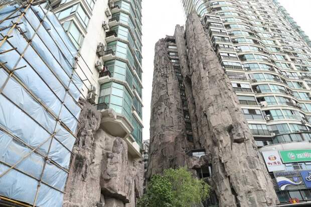 Жилой дом в скале в центре Шанхая